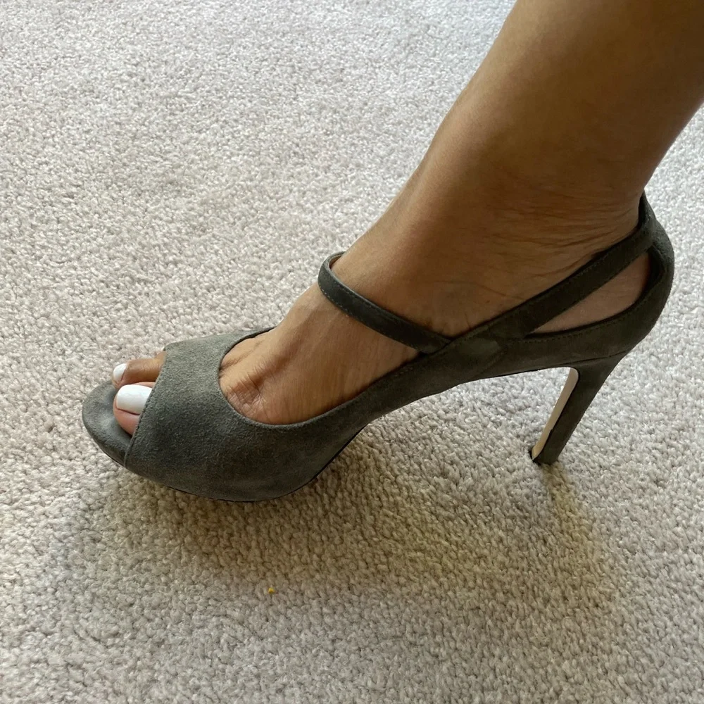Via Spiga peep toe heels. 3.5 in heel. grey suede. - Picture 2 of 4